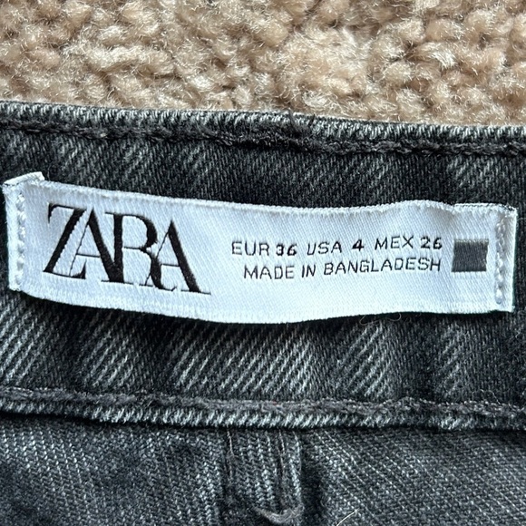 Zara High Rise Wide Frayed Hem Leg Black Denim Jeans Size 4 - Picture 6 of 12
